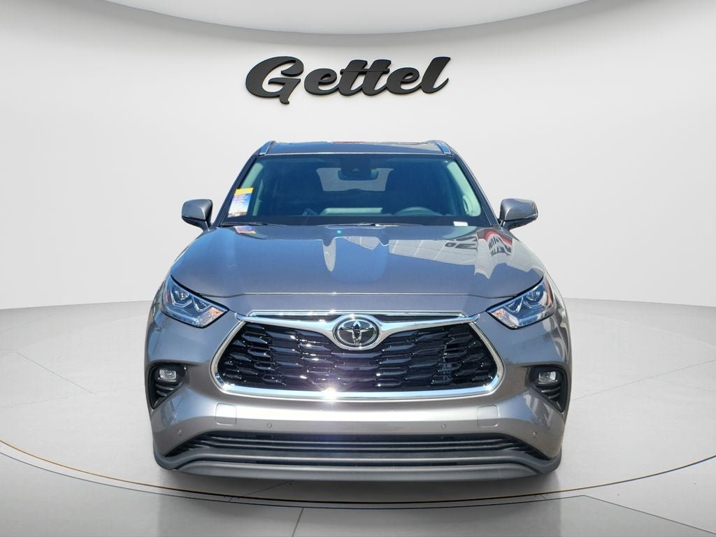 New 2026 Toyota Highlander Limited AWD/4WD image 2