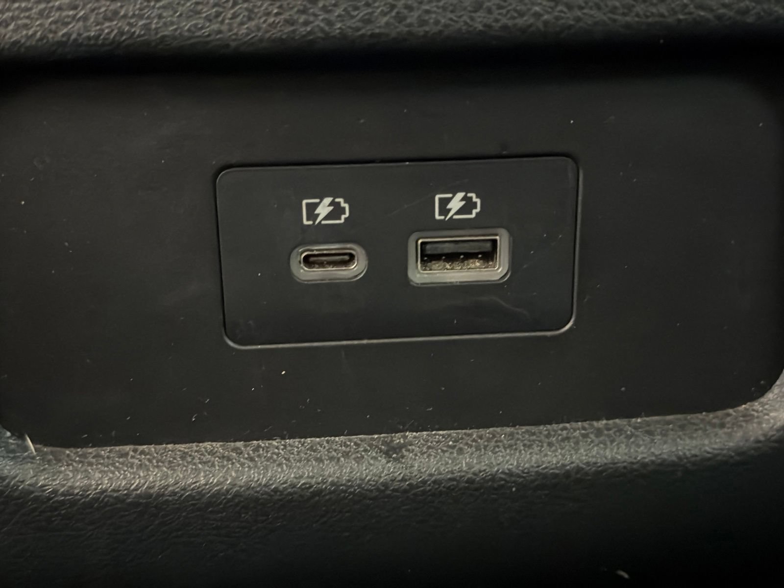 Used 2025 Nissan Pathfinder SV AWD/4WD image 16