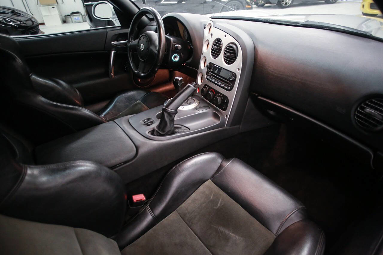 Used 2003 Dodge Viper SRT-10 RWD image 17