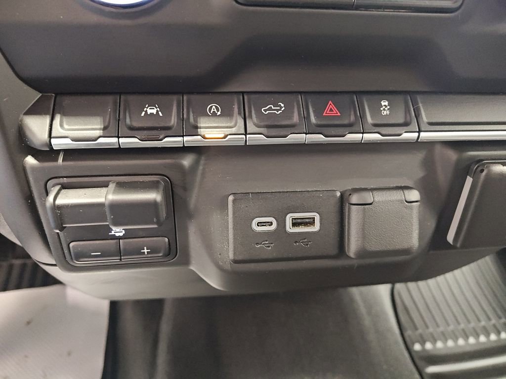 Used 2023 Chevrolet Silverado 1500 Custom AWD/4WD image 25
