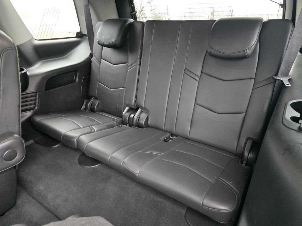 Used 2019 Cadillac Escalade Luxury image 20