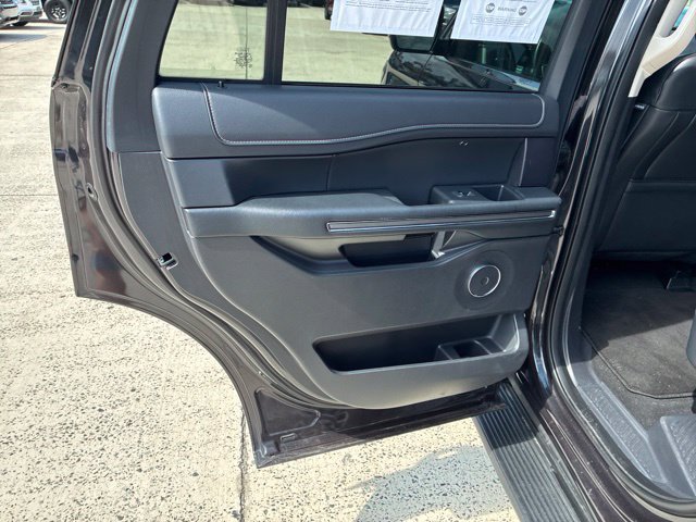Used 2024 Ford Expedition XLT AWD/4WD image 57
