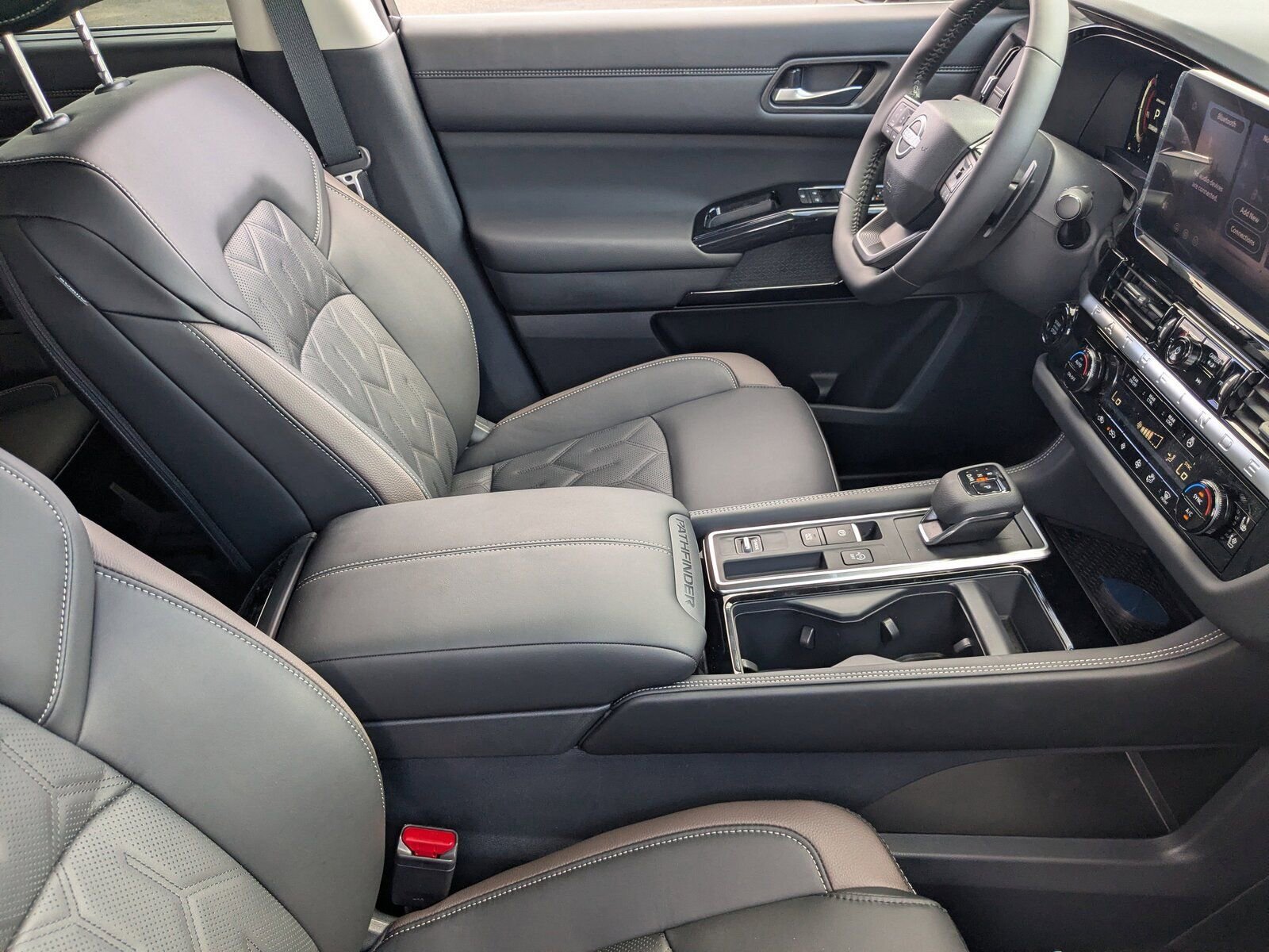 New 2026 Nissan Pathfinder Platinum FWD image 27