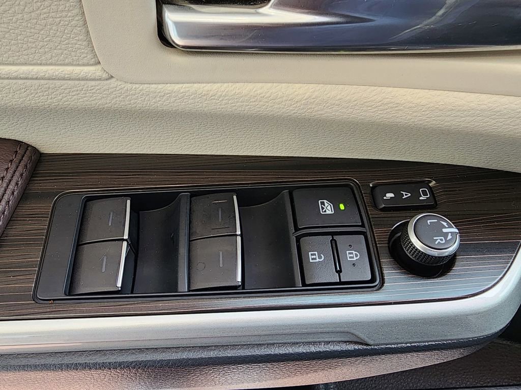 Used 2022 Toyota Sienna Platinum FWD image 16