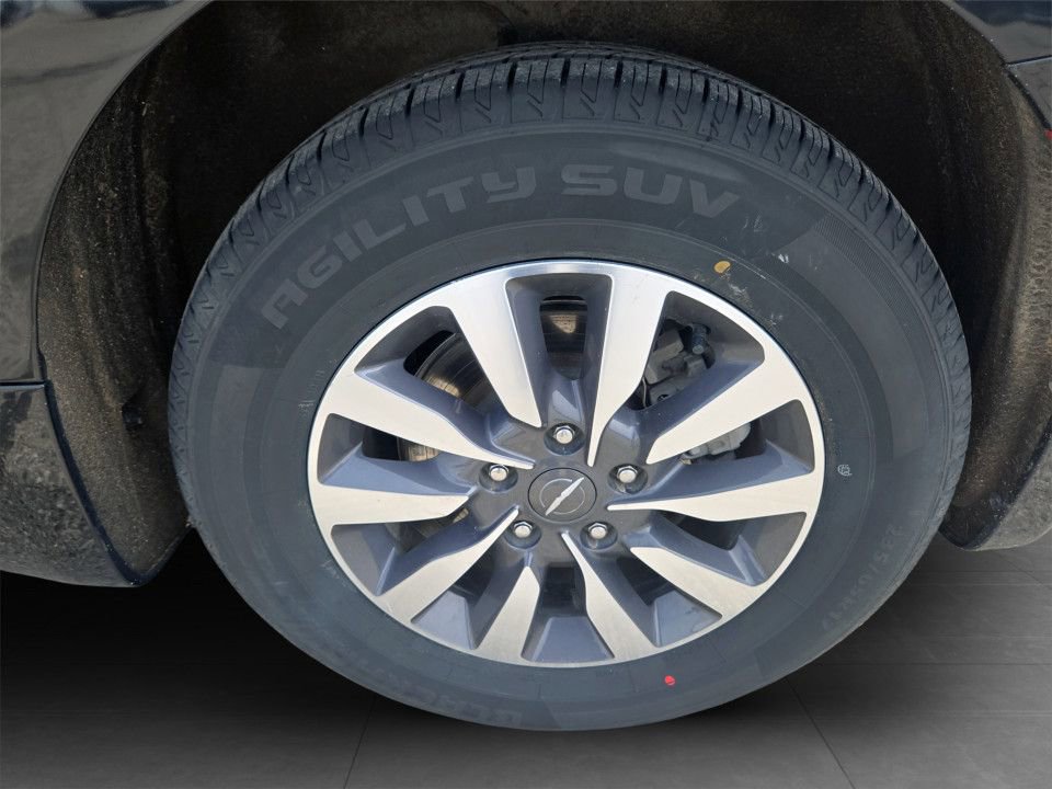 Used 2024 Chrysler Pacifica Limited FWD image 32