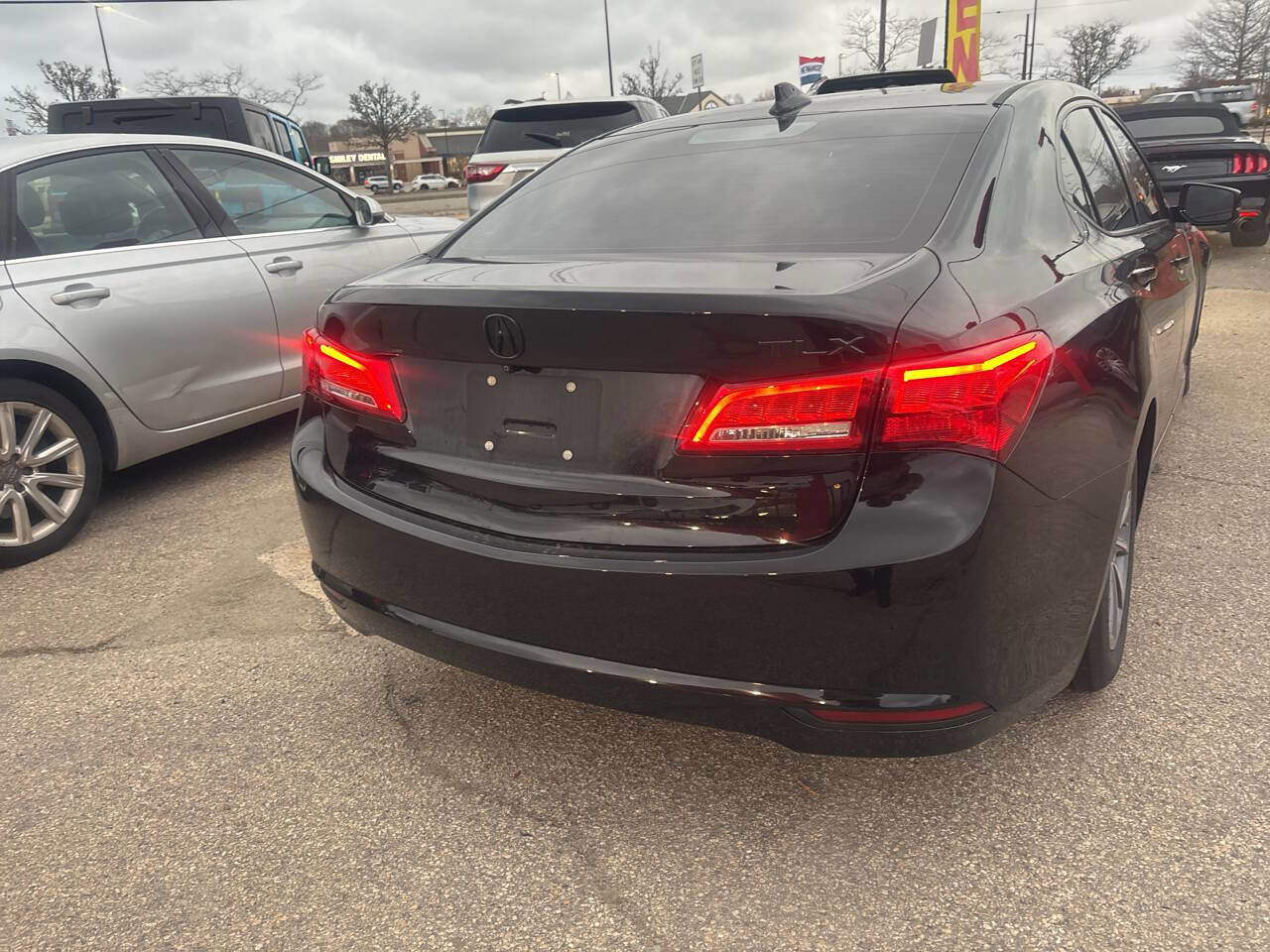 Used 2018 Acura TLX w/ Technology Package FWD image 3