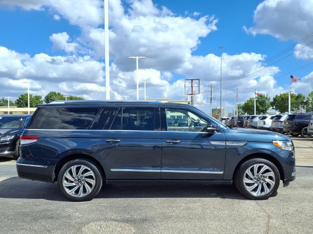 Used 2022 Lincoln Navigator L Reserve AWD/4WD image 21