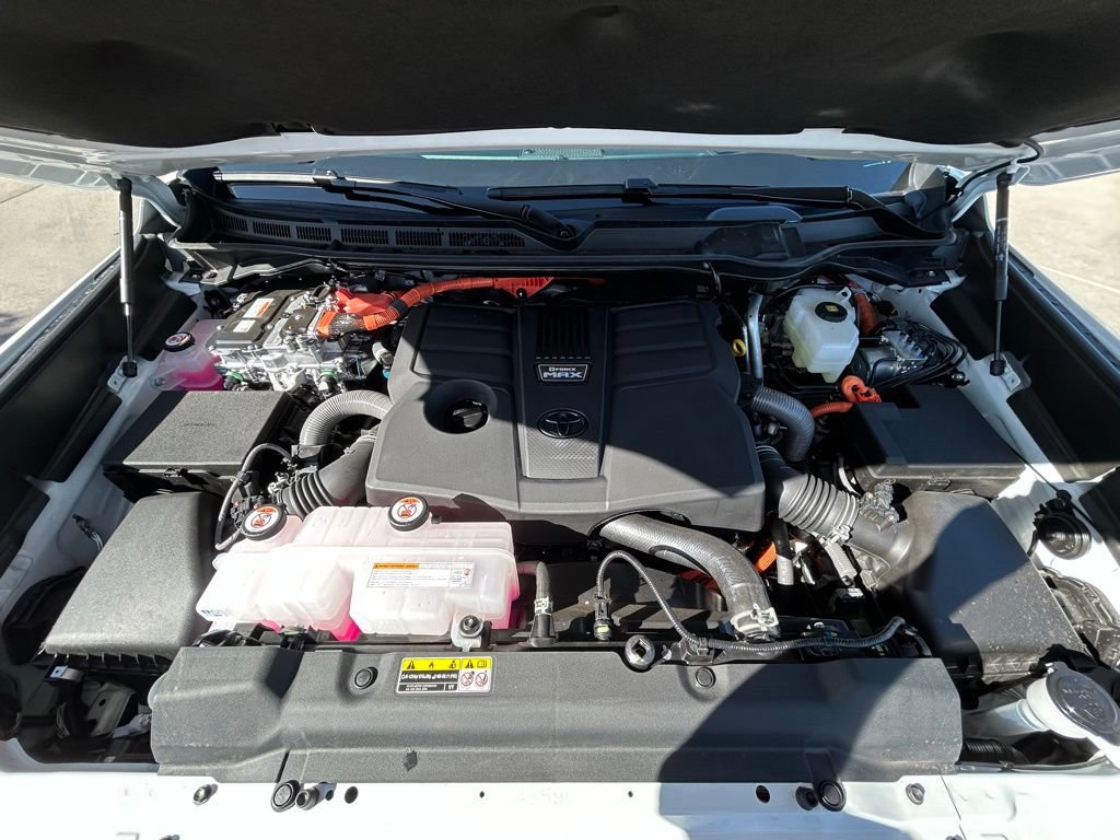 Used 2026 Toyota Sequoia Platinum AWD/4WD image 31