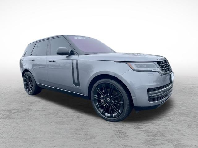 Certified 2023 Land Rover Range Rover SE image 3