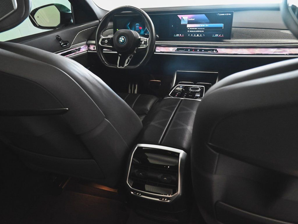 Used 2023 BMW i7 xDrive60 w/ Parking Assistance Package image 35