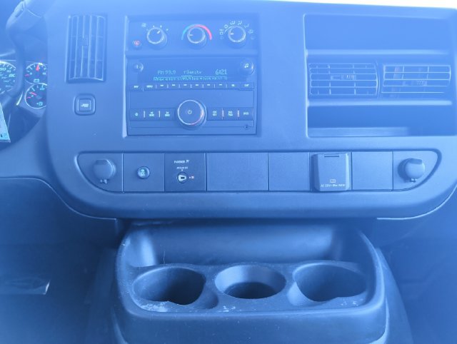 Used 2016 Chevrolet Express 2500 RWD image 17
