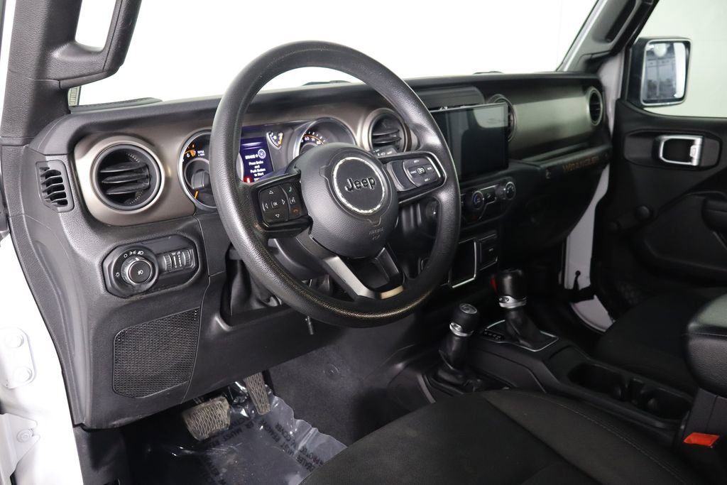 Used 2018 Jeep Wrangler Unlimited Sport image 24
