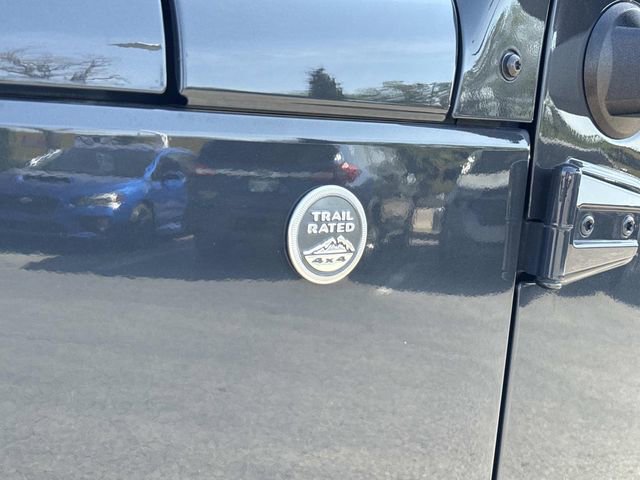 Used 2017 Jeep Wrangler Unlimited Sahara w/ Connectivity Group image 10