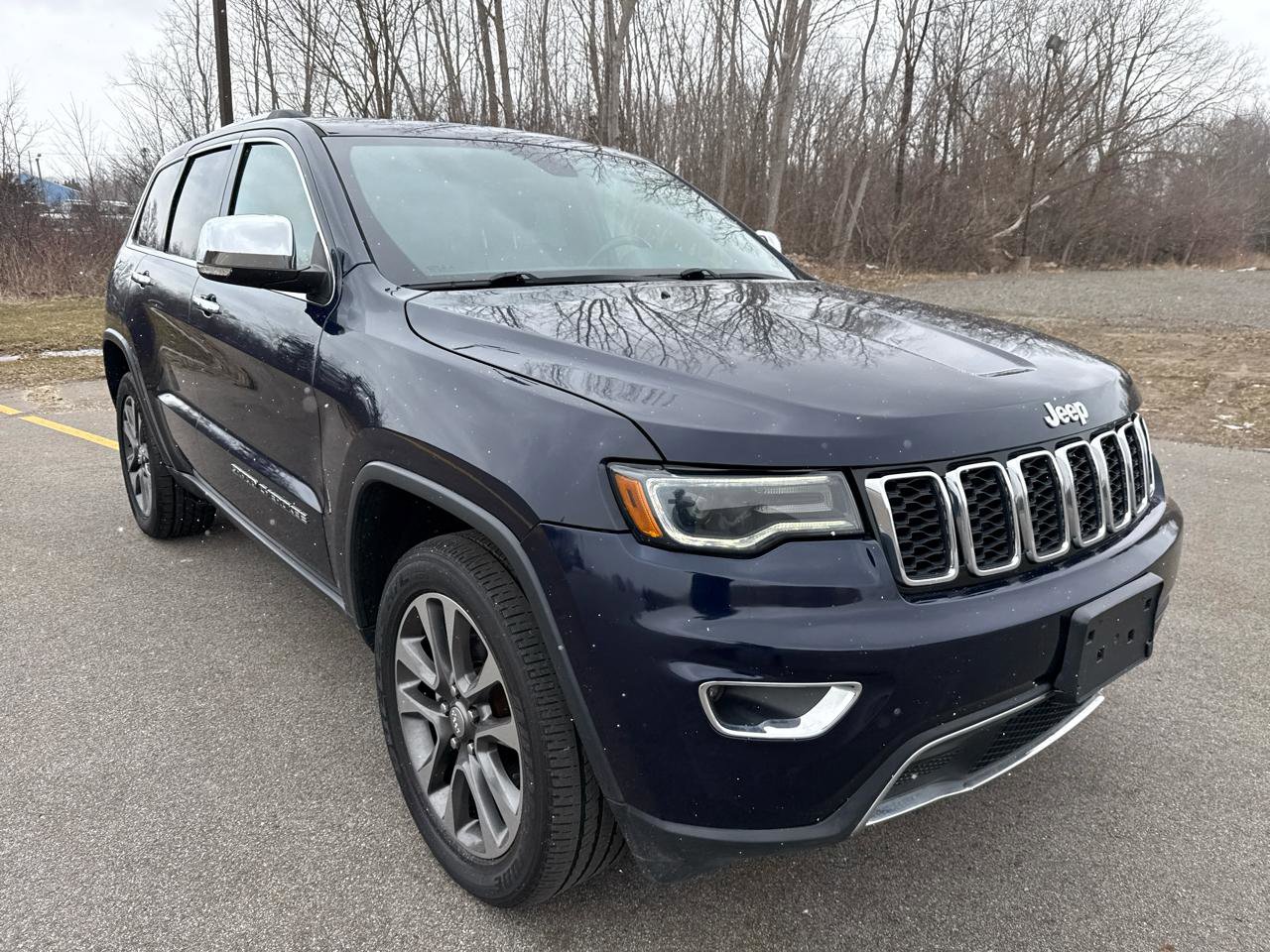 Used 2018 Jeep Grand Cherokee Limited w/ Luxury Group II image 3