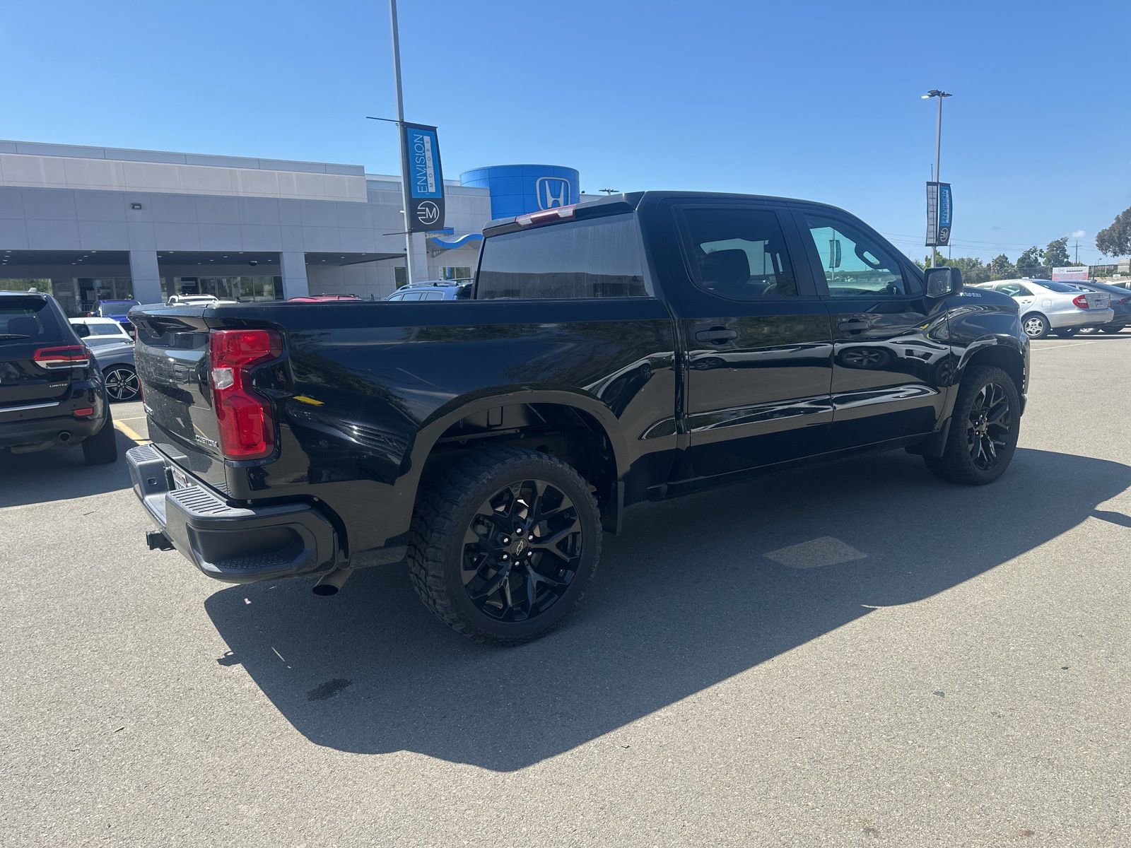 Used 2021 Chevrolet Silverado 1500 Custom image 3