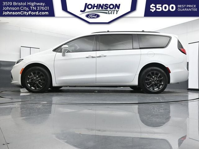Used 2021 Chrysler Pacifica Limited w/ S Appearance Package AWD/4WD image 36