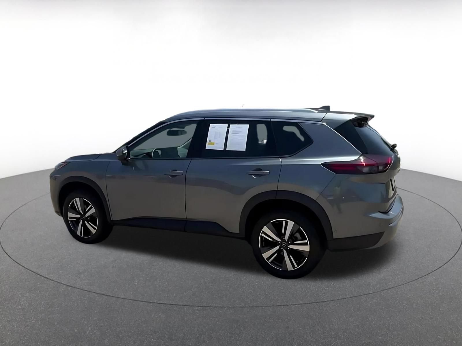 Used 2026 Nissan Rogue SL FWD image 11