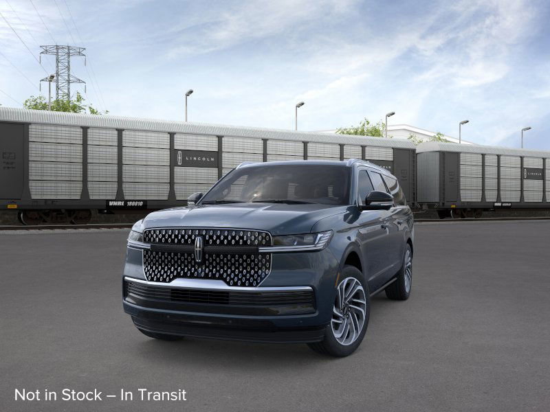 New 2026 Lincoln Navigator L Reserve AWD/4WD image 2