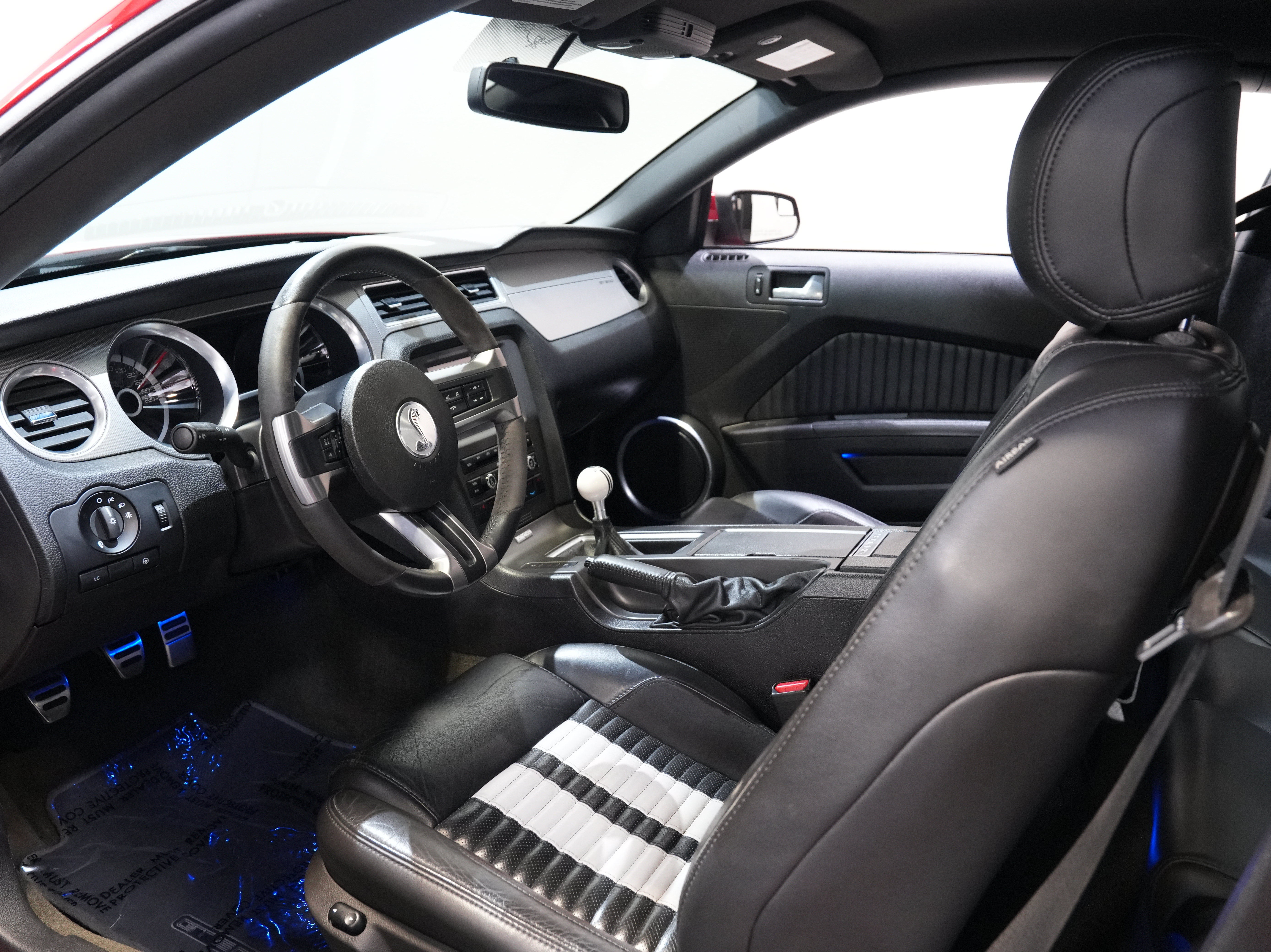 Used 2013 Ford Mustang Shelby GT500 w/ Electronics Pkg RWD image 28