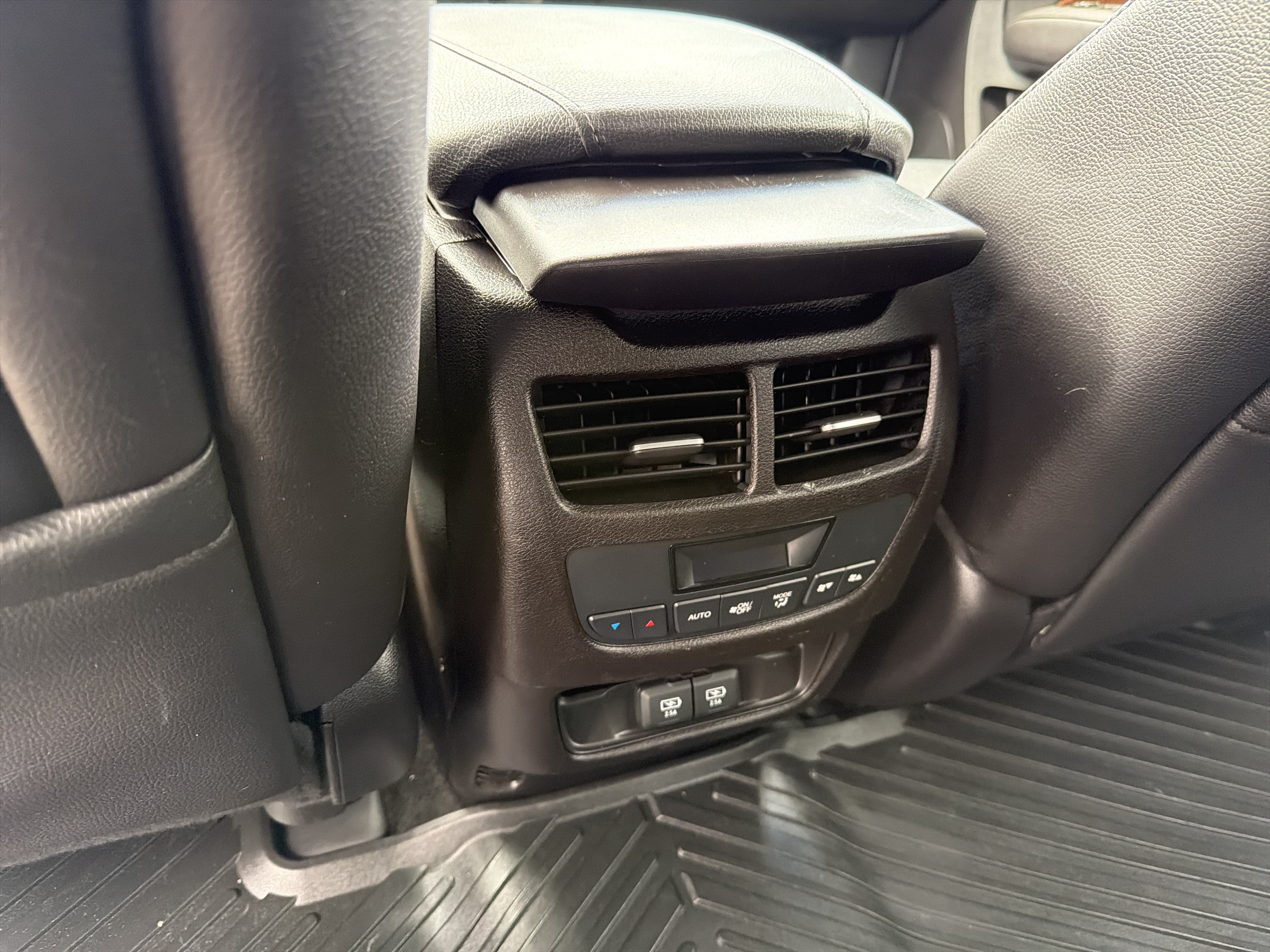 Used 2018 Acura MDX w/ Technology Package AWD/4WD image 13