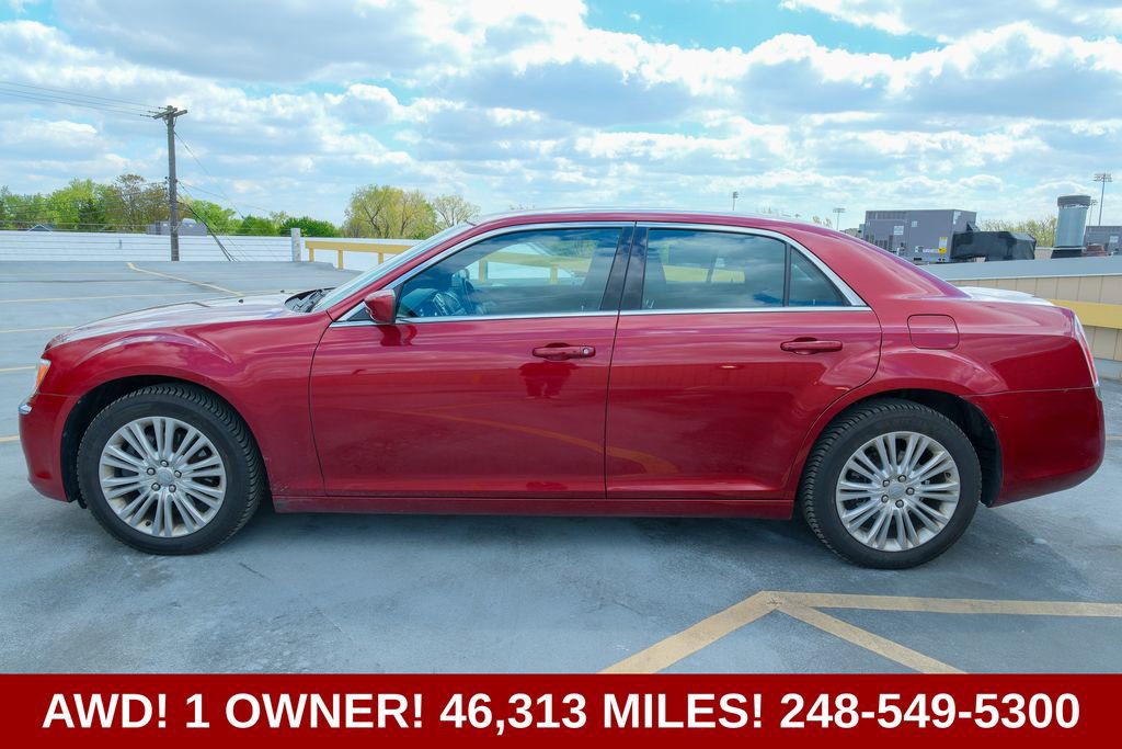 Used 2014 Chrysler 300 AWD w/ Driver Convenience Group image 7