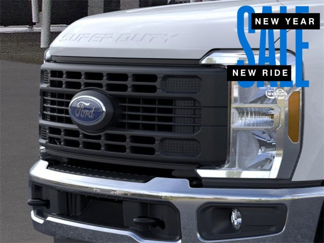 New 2026 Ford F250 XL w/ XL Chrome Package image 18