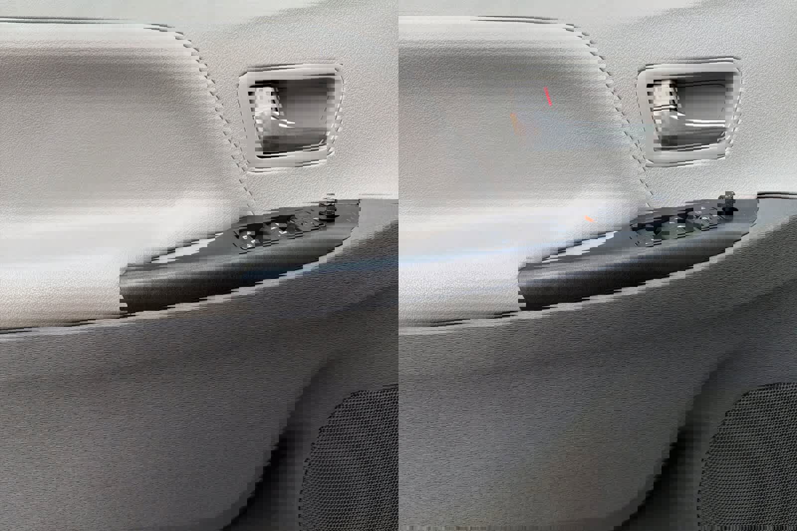 Used 2020 Toyota Sienna LE image 14