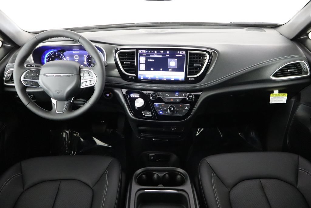 New 2027 Chrysler Pacifica Select FWD image 13