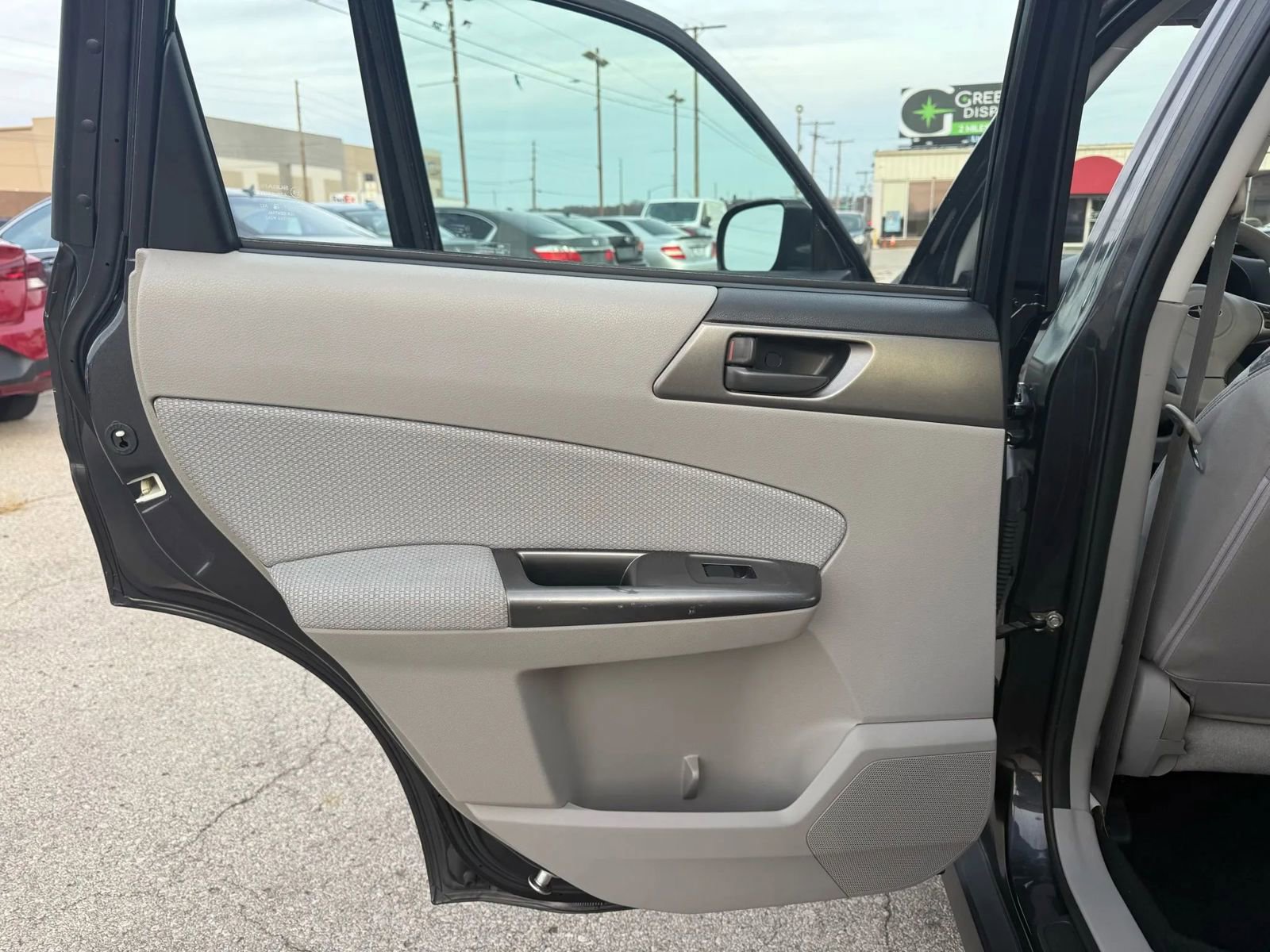 Used 2011 Subaru Forester 2.5X w/ Alloy Wheel Value Pkg image 10