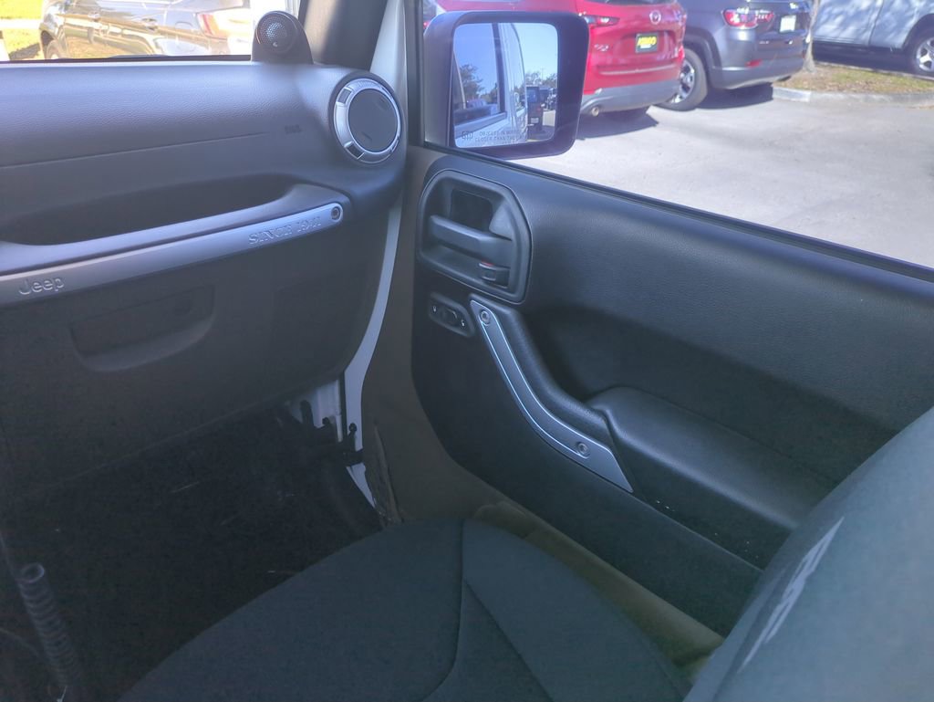 Used 2014 Jeep Wrangler Sahara w/ Connectivity Group image 18