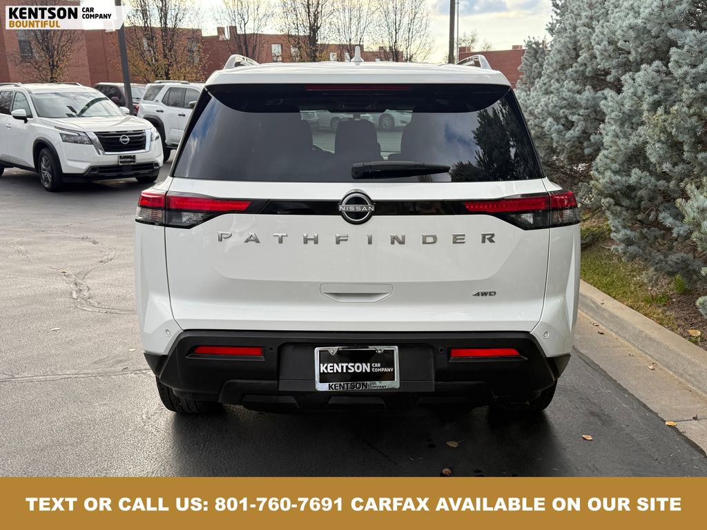 Used 2025 Nissan Pathfinder SV image 7