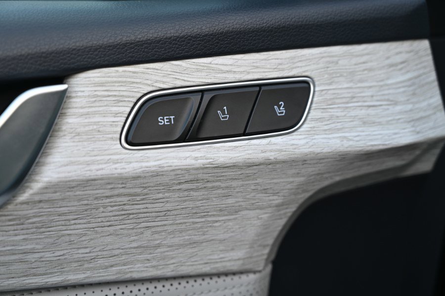 Used 2023 Hyundai Palisade Calligraphy image 30