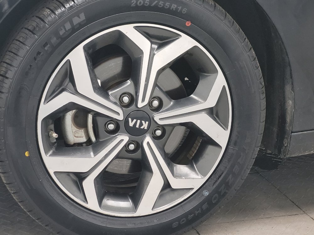 Used 2021 Kia Forte LXS FWD image 31