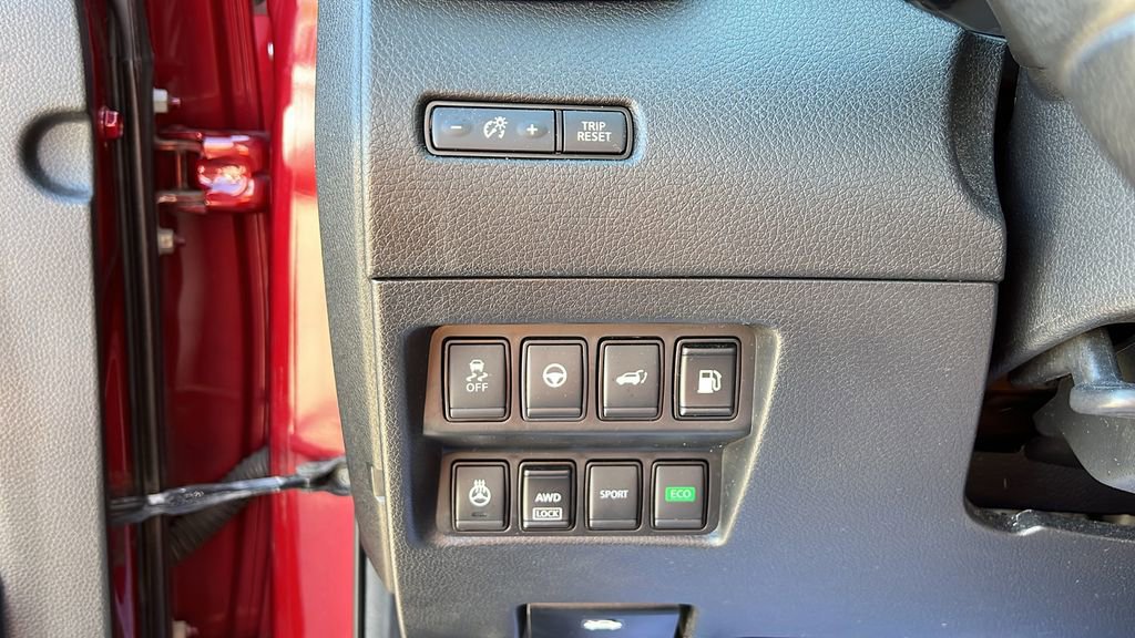 Used 2020 Nissan Rogue SV image 15