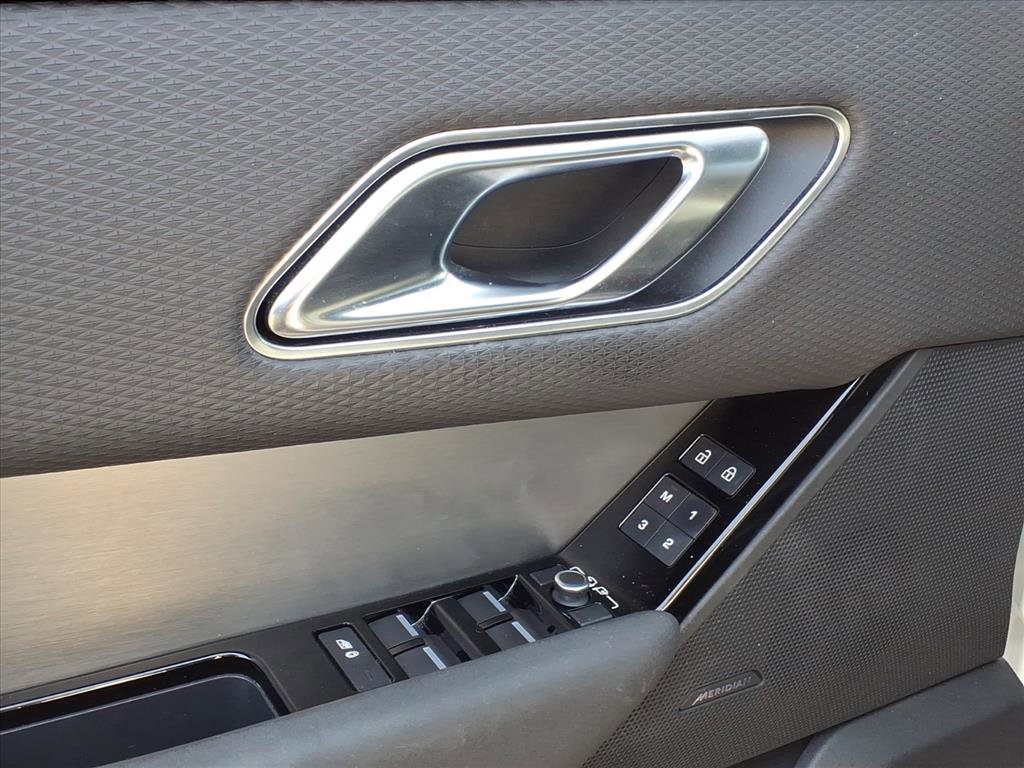 Certified 2023 Land Rover Range Rover Velar R-Dynamic S image 10