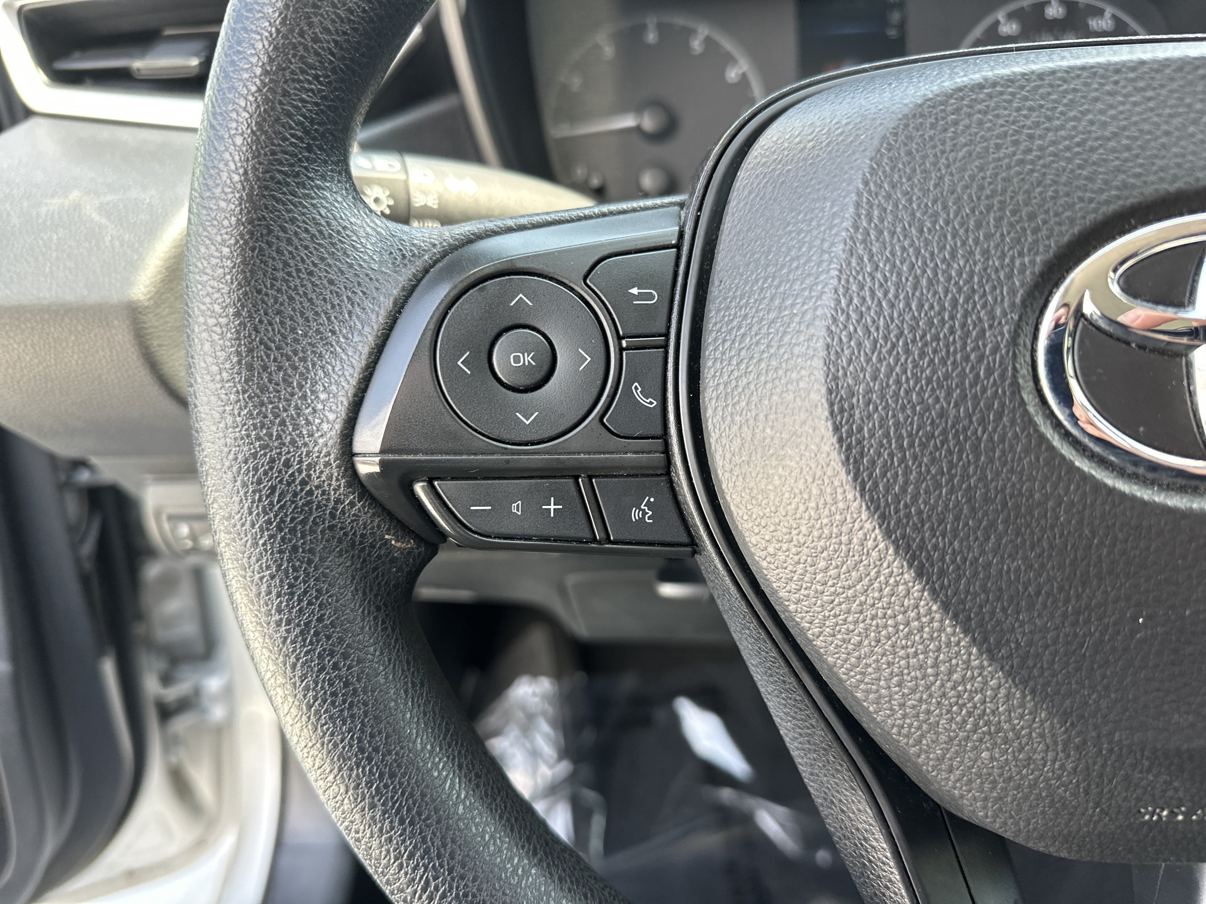 Used 2024 Toyota Corolla LE FWD image 19