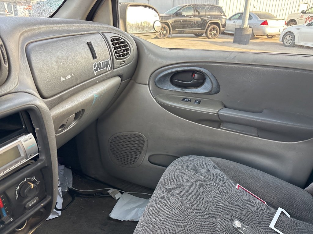 Used 2003 Chevrolet TrailBlazer LT image 14