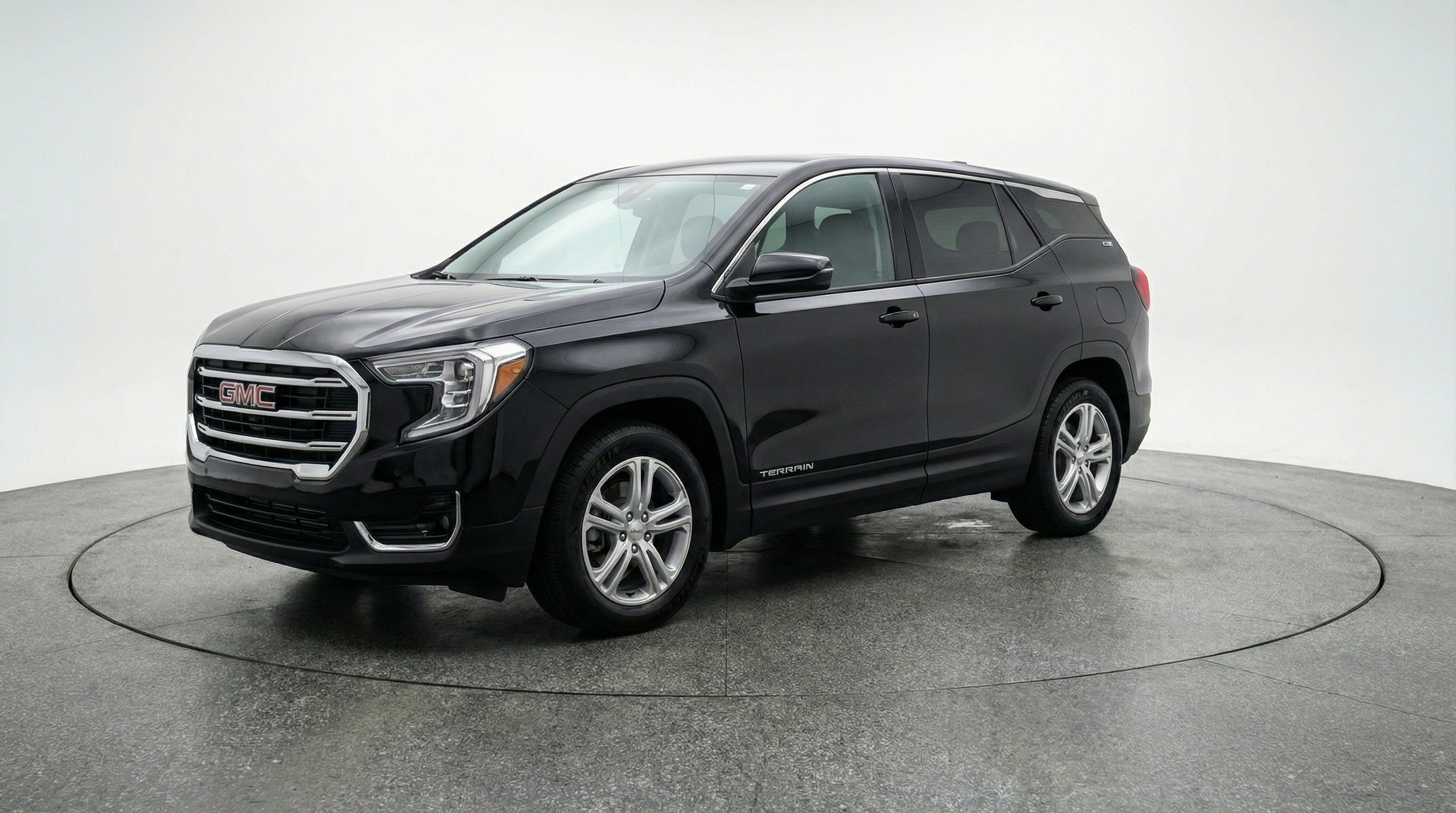 Used 2024 GMC Terrain SLE FWD image 3