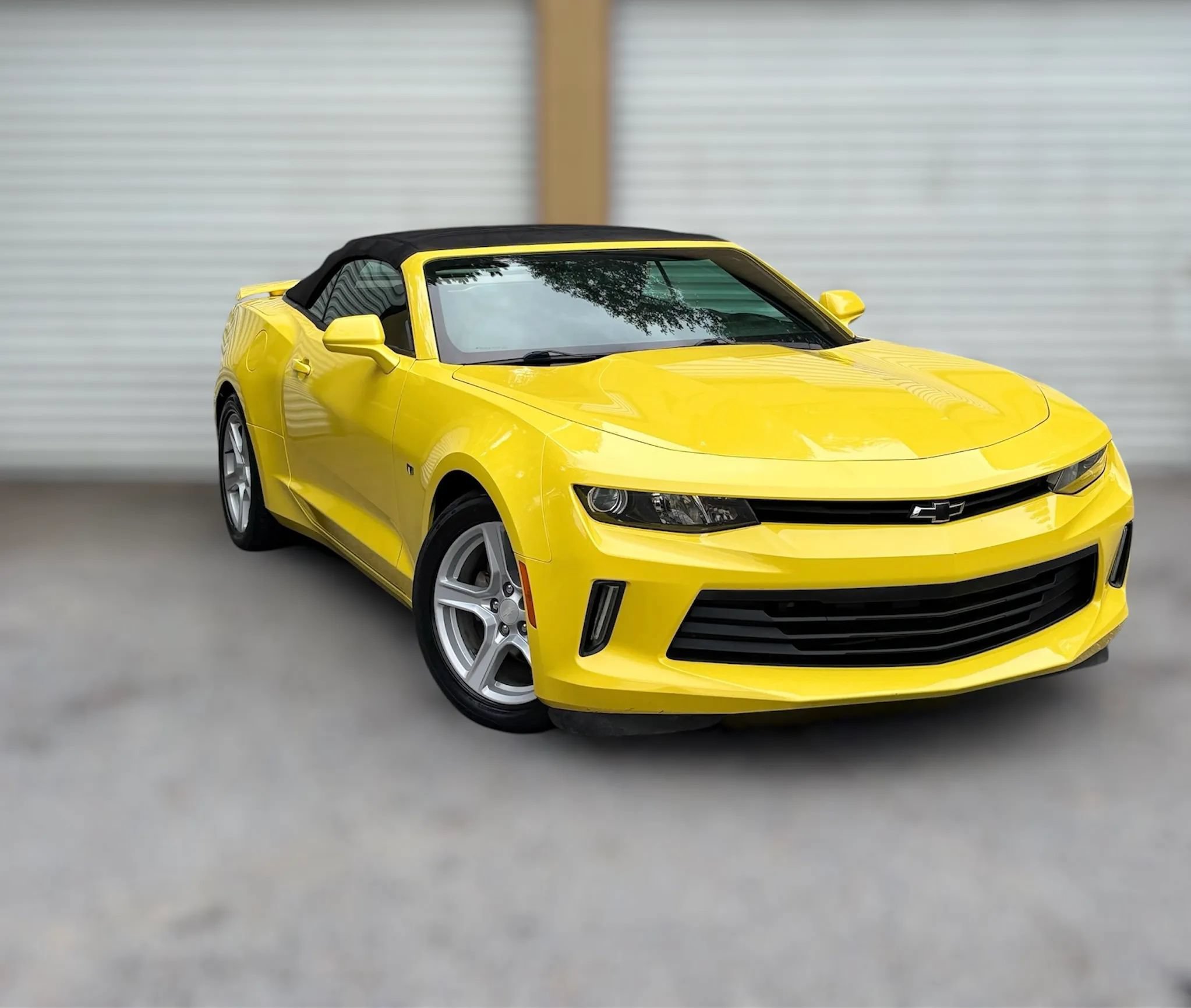 Used 2017 Chevrolet Camaro LT RWD image 1