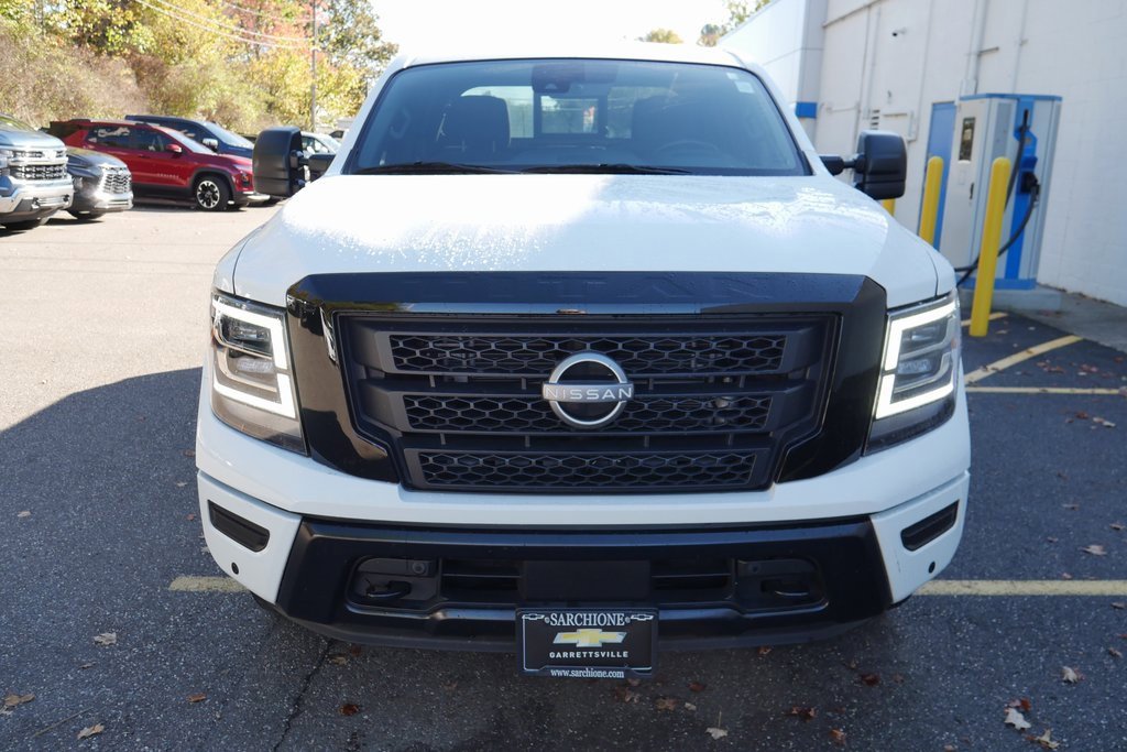 Used 2023 Nissan Titan SV w/ SV Convenience Package image 3