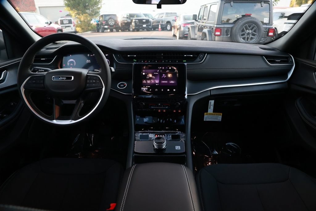 New 2026 Jeep Grand Cherokee Laredo RWD image 22