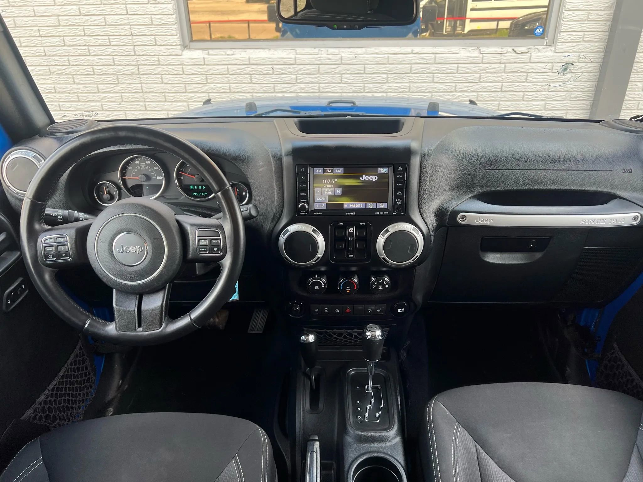 Used 2016 Jeep Wrangler Unlimited Rubicon w/ Connectivity Group image 33