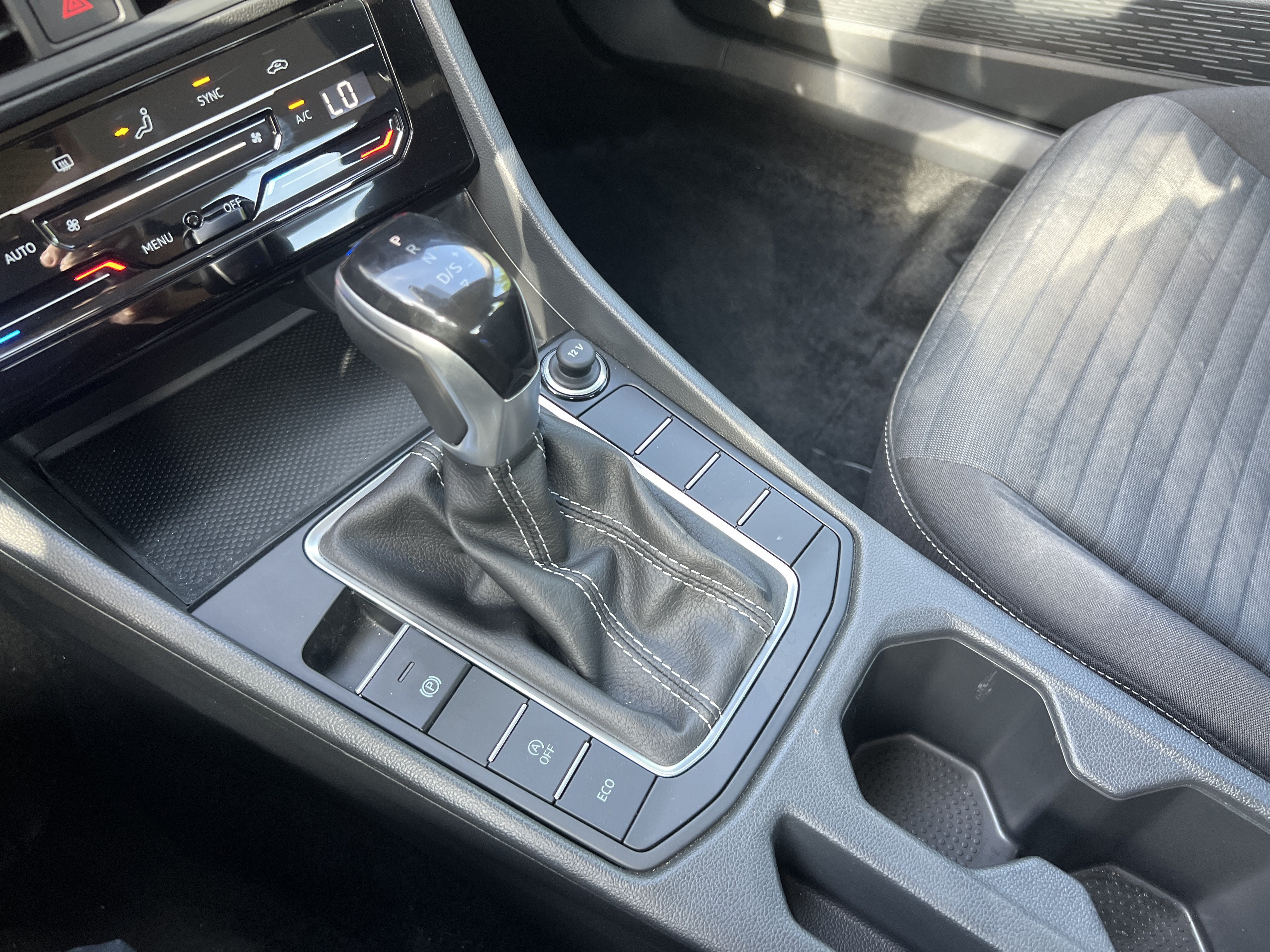 Certified 2025 Volkswagen Jetta S FWD image 23