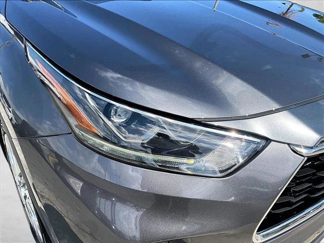 Used 2023 Toyota Highlander Limited image 29