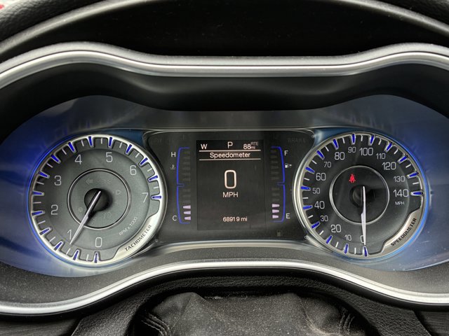 Used 2015 Chrysler 200 Limited FWD image 13