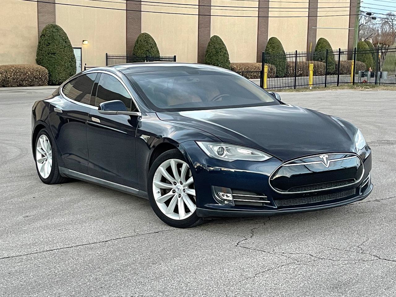 Used 2013 Tesla Model S Performance RWD image 2