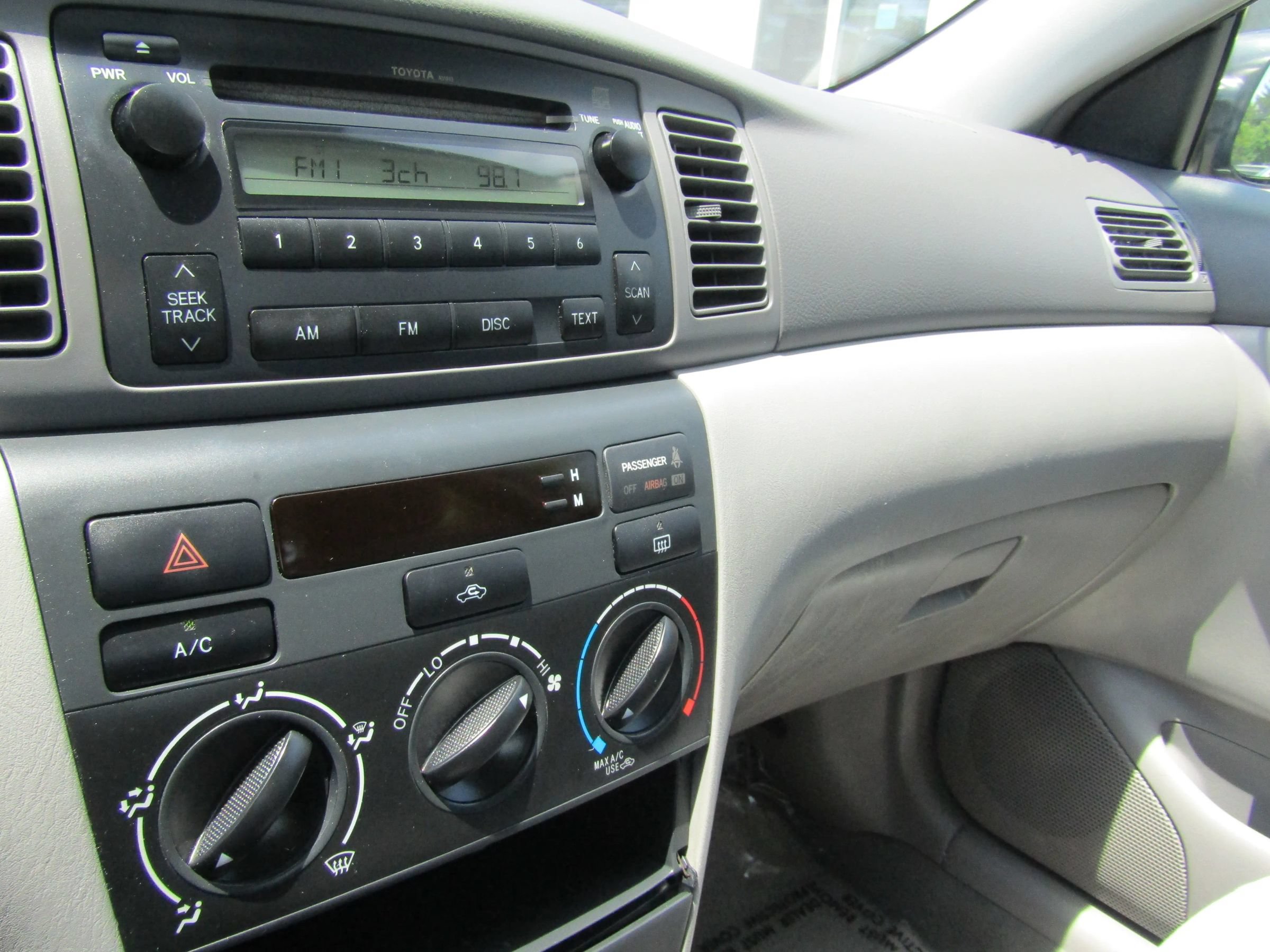 Used 2005 Toyota Corolla CE FWD image 22