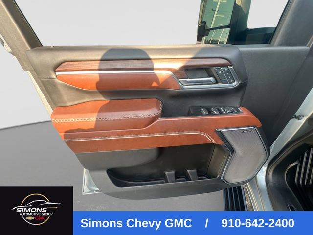 Used 2024 GMC Sierra 3500 Denali Ultimate AWD/4WD image 16