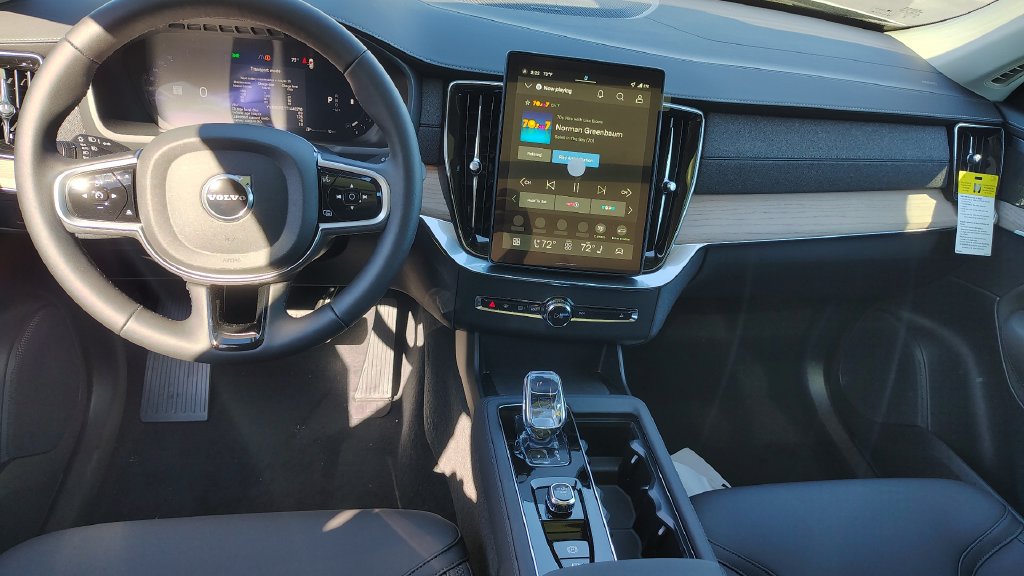 New 2026 Volvo XC90 B6 Plus w/ Protection Package Premier AWD/4WD image 12
