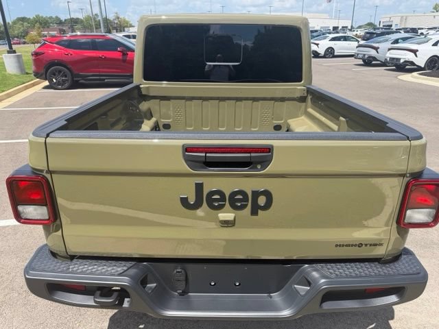 Used 2025 Jeep Gladiator Sport AWD/4WD image 6
